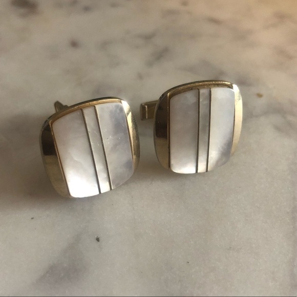 VTG Mother of Pearl Square Gold Tone Large Cufflinks - Picture 2 of 6